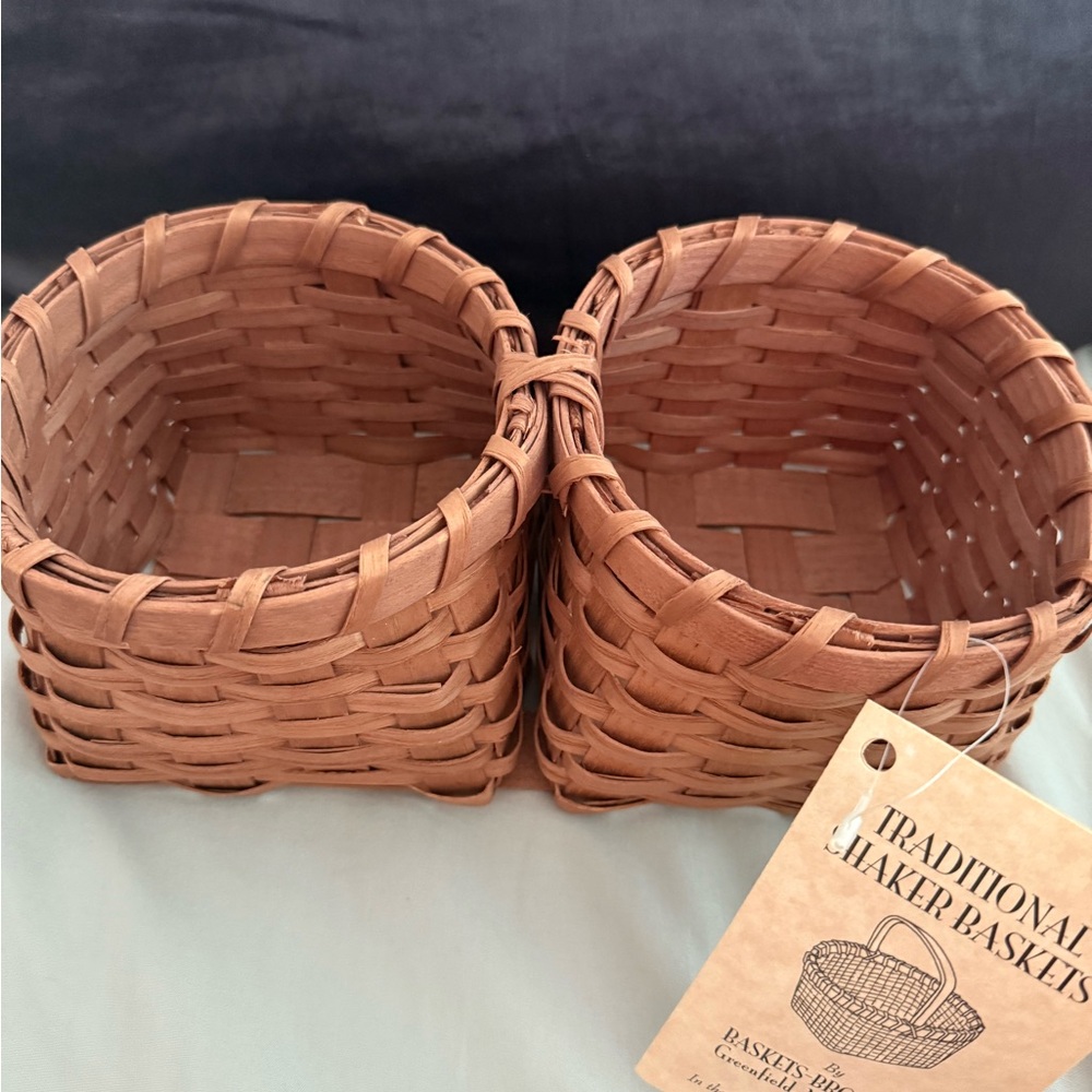 Traditional Attached Shaker Baskets in Brown